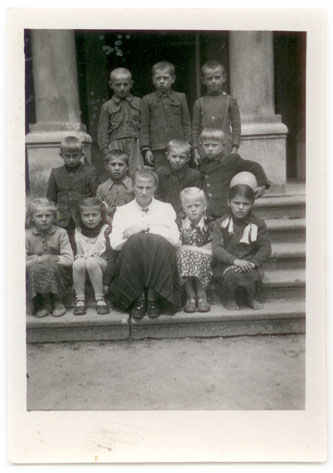 Uczniowie szkoły w Lasochowie