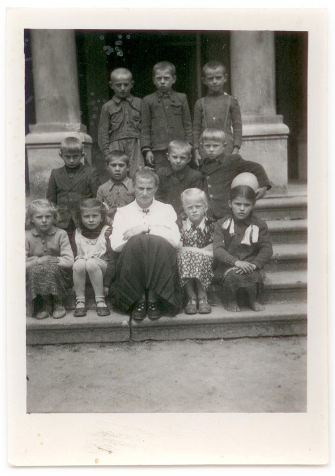 Uczniowie szkoły w Lasochowie